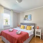 Vikendica Haus Daniela Mit Ueberdachter Terrasse Und Pool By Interhome Loborika