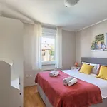 Haus Daniela Mit Ueberdachter Terrasse Und Pool By Interhome *