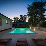 Haus Daniela Mit Ueberdachter Terrasse Und Pool By Interhome Vikendica *