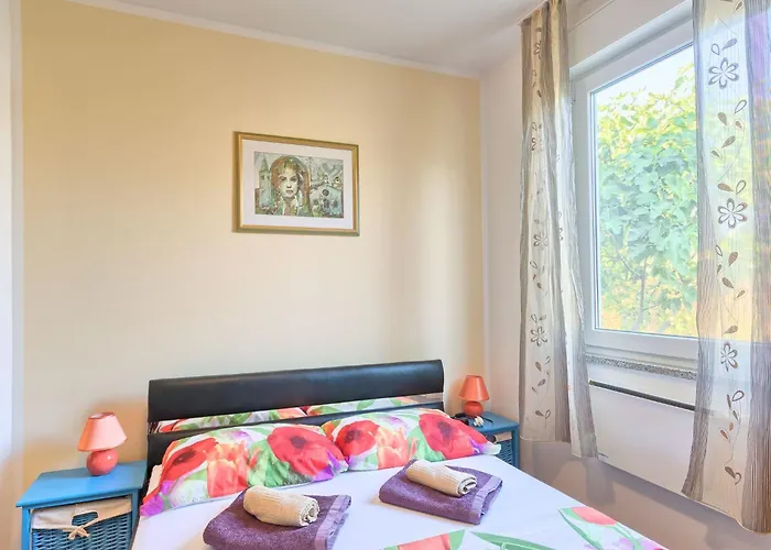 Haus Daniela Mit Ueberdachter Terrasse Und Pool By Interhome Casa vacanze Loborika