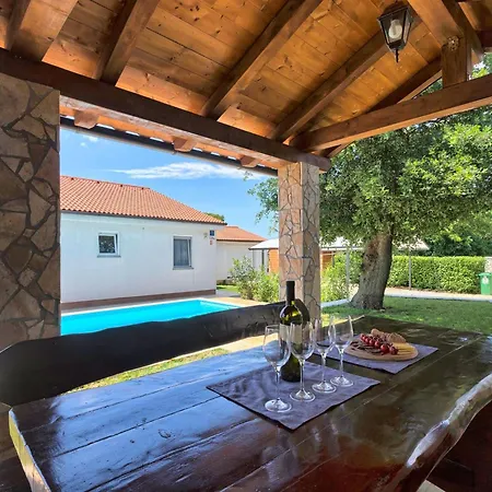 Haus Daniela Mit Ueberdachter Terrasse Und Pool By Interhome