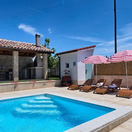Haus Daniela Mit Ueberdachter Terrasse Und Pool By Interhome * Loborika