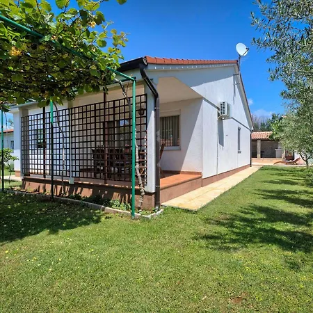 Haus Daniela Mit Ueberdachter Terrasse Und Pool By Interhome * Loborika