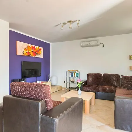 Haus Daniela Mit Ueberdachter Terrasse Und Pool By Interhome *