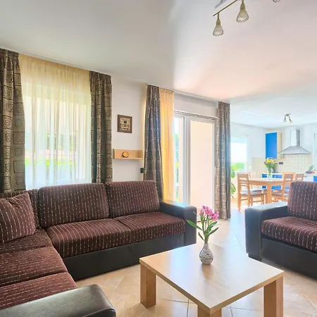 Haus Daniela Mit Ueberdachter Terrasse Und Pool By Interhome Loborika