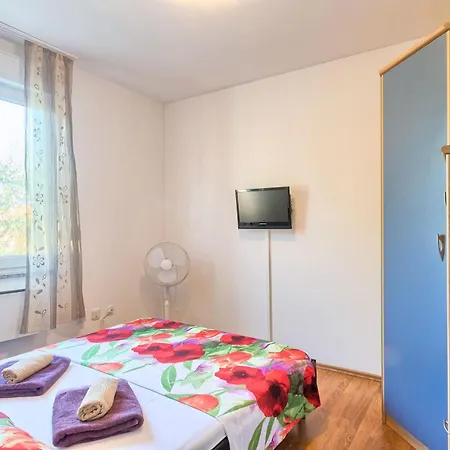 Haus Daniela Mit Ueberdachter Terrasse Und Pool By Interhome Prázdninový dům *