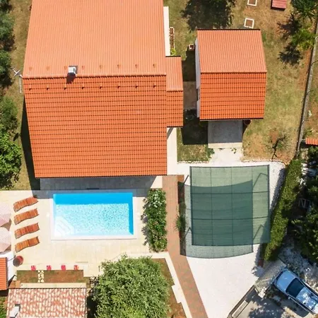 Haus Daniela Mit Ueberdachter Terrasse Und Pool By Interhome * Loborika